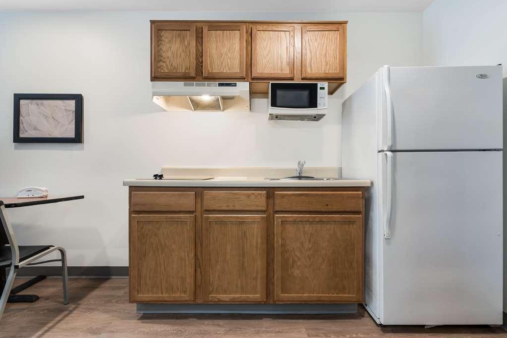 Extended Stay America Select Suites - Orlando - East Стая снимка