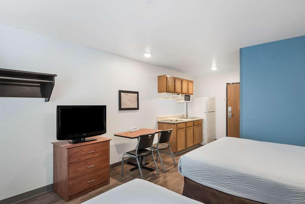 Extended Stay America Select Suites - Orlando - East Стая снимка