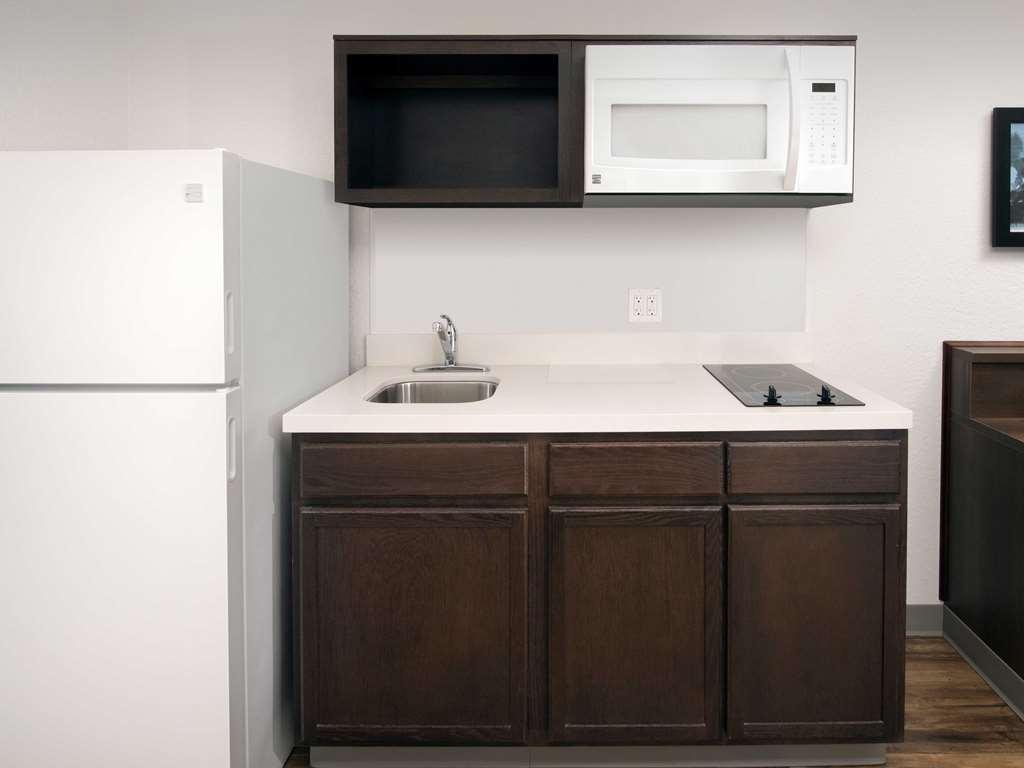 Extended Stay America Select Suites - Orlando - East Стая снимка