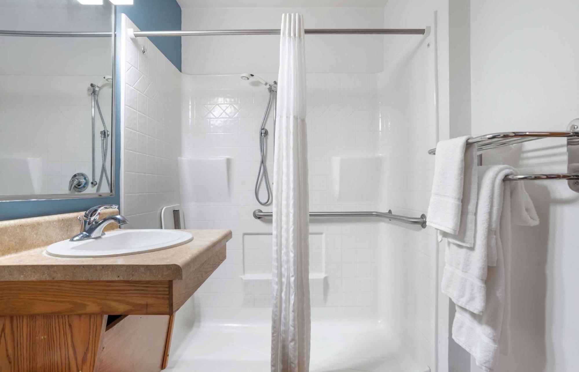 Extended Stay America Select Suites - Orlando - East Екстериор снимка