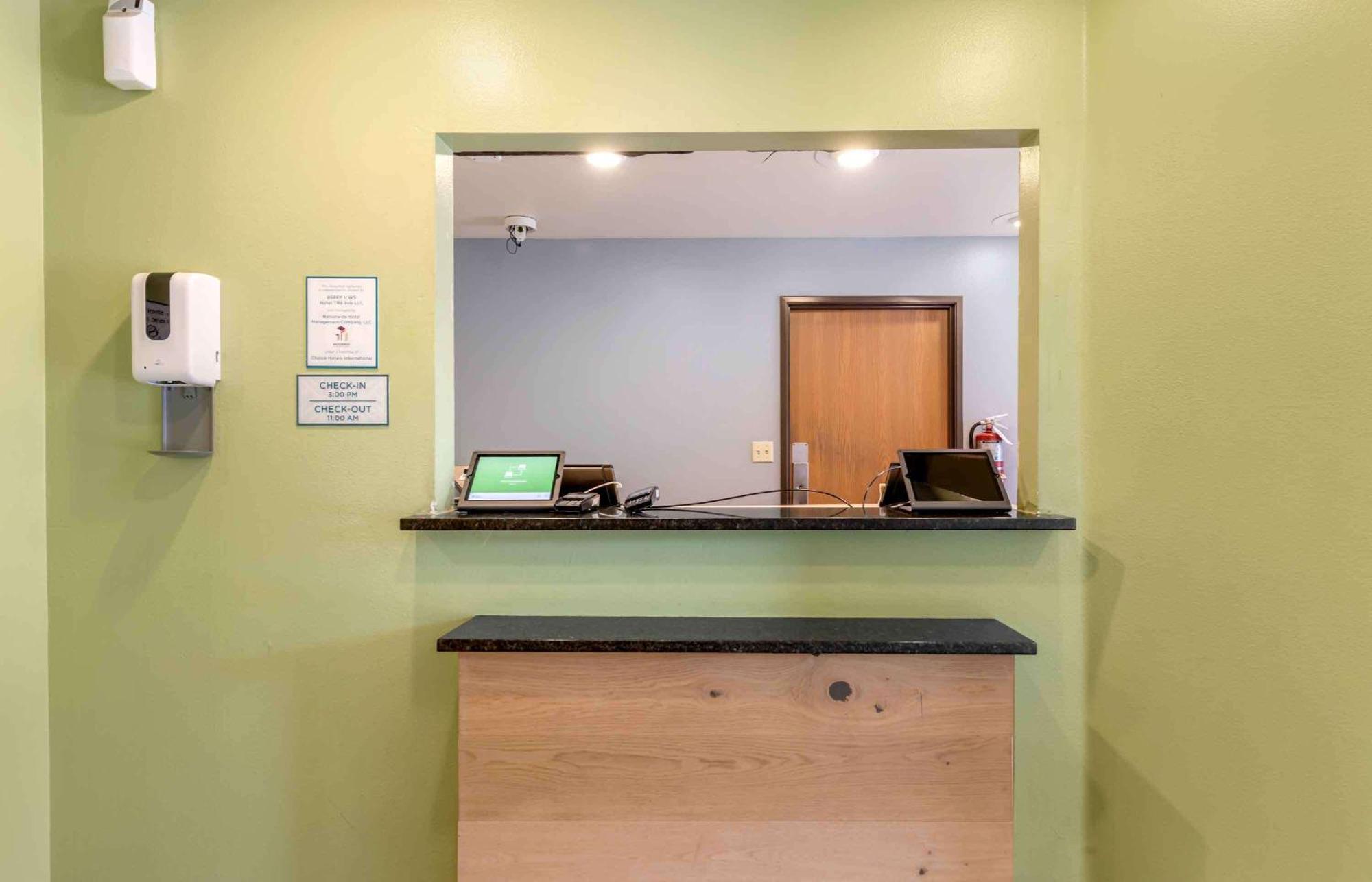 Extended Stay America Select Suites - Orlando - East Екстериор снимка