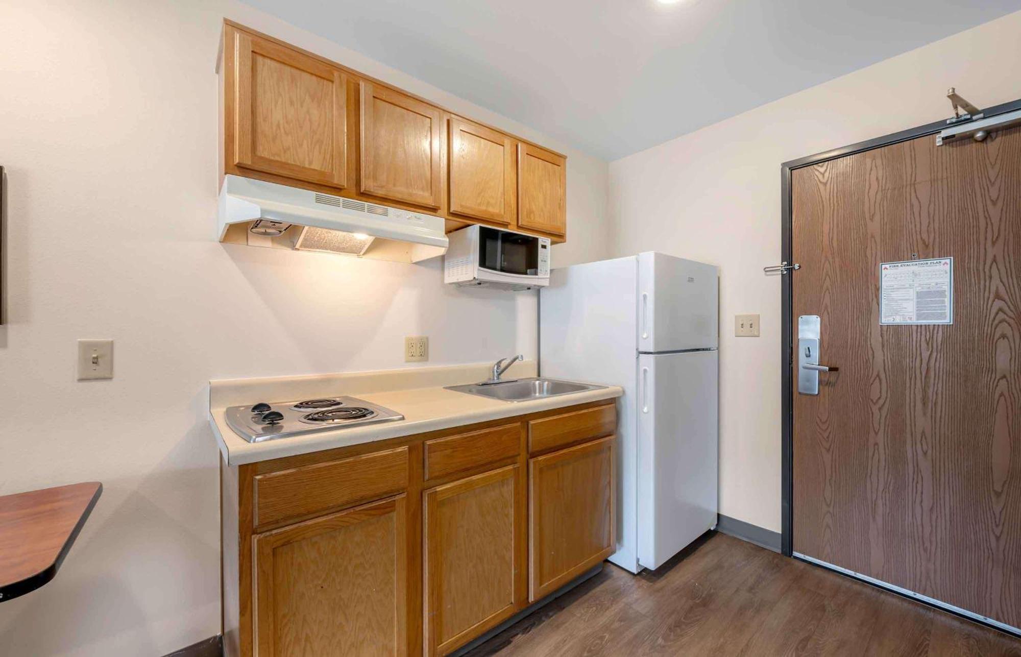 Extended Stay America Select Suites - Orlando - East Екстериор снимка