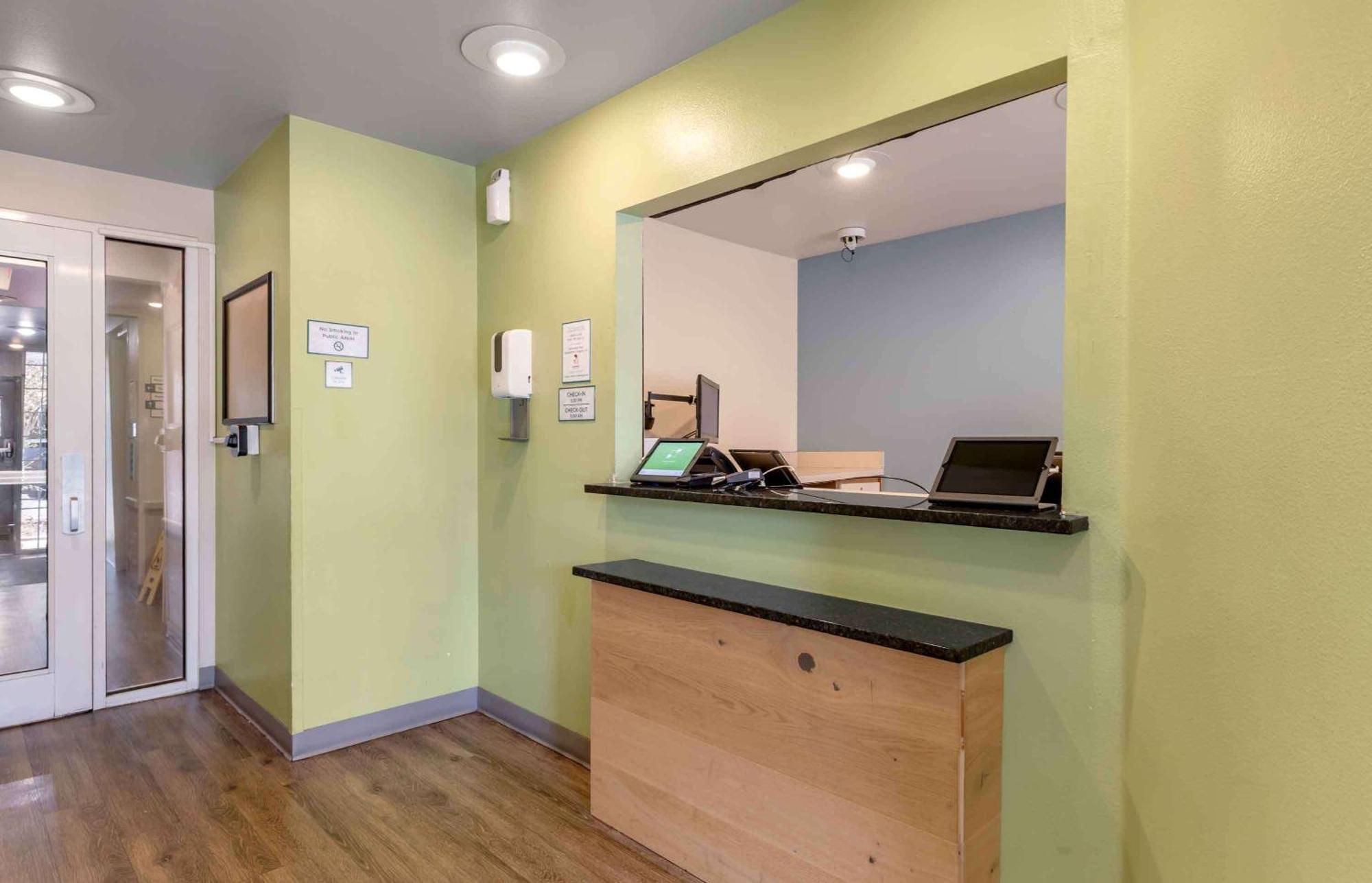 Extended Stay America Select Suites - Orlando - East Екстериор снимка