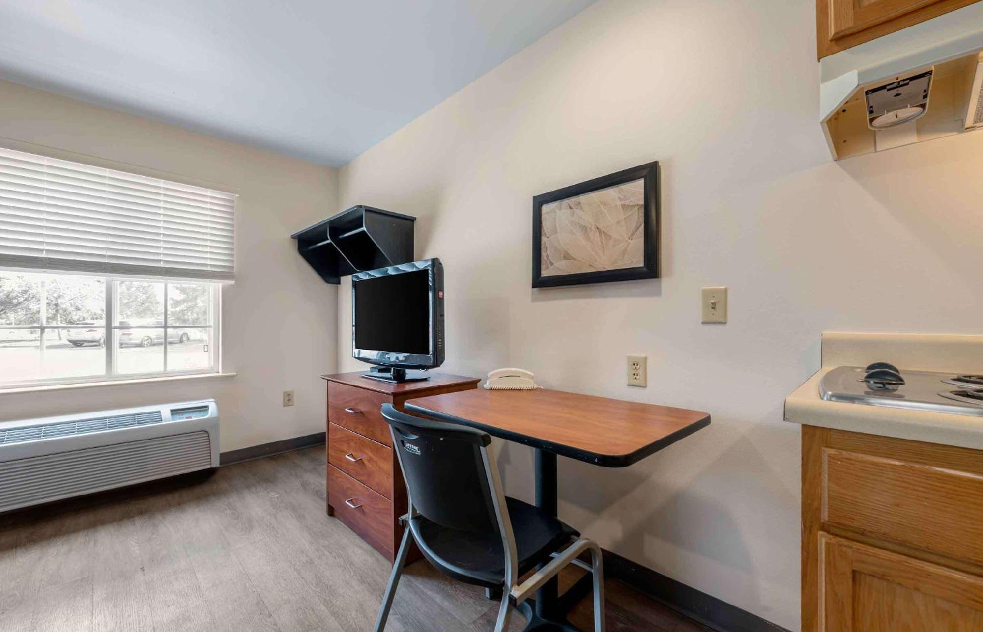 Extended Stay America Select Suites - Orlando - East Екстериор снимка