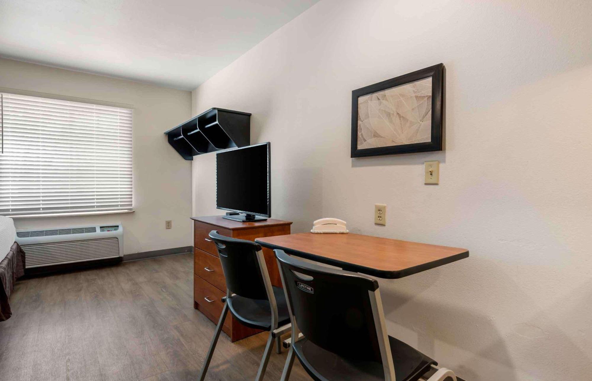 Extended Stay America Select Suites - Orlando - East Екстериор снимка